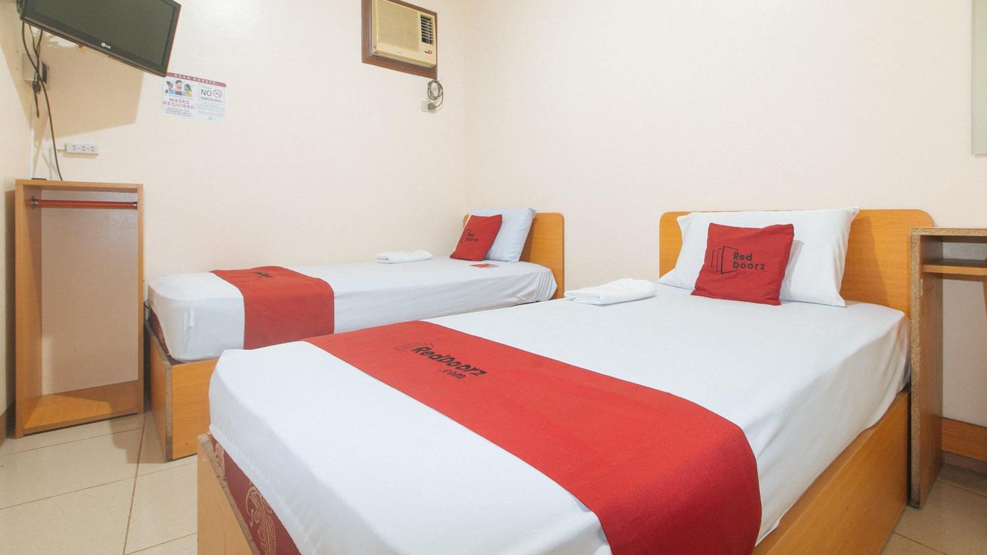 Reddoorz @ Asiana Pension Inn Mandawe Exterior foto