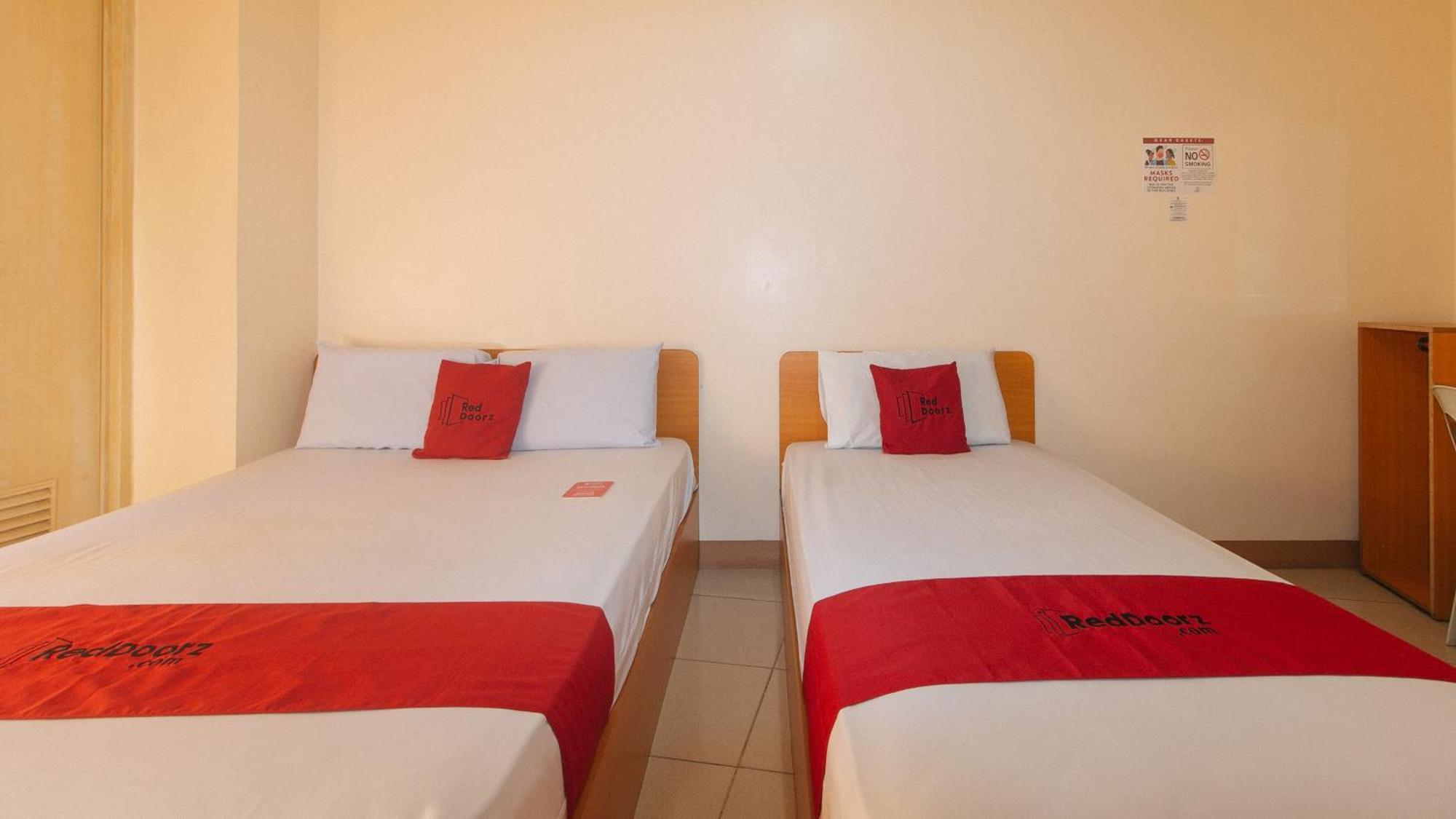 Reddoorz @ Asiana Pension Inn Mandawe Exterior foto