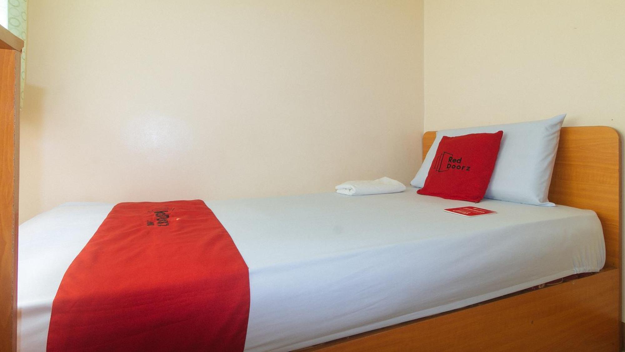Reddoorz @ Asiana Pension Inn Mandawe Exterior foto